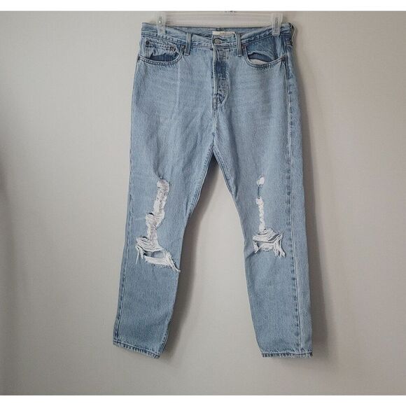 Levi's Wedgie Light Wash Distressed Jeans Size 31 - Picture 1 of 7